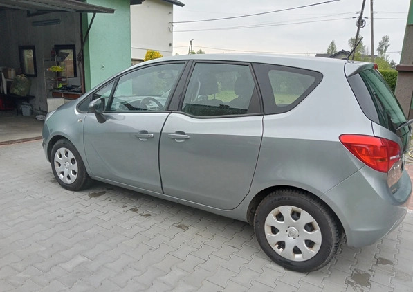 Opel Meriva cena 21800 przebieg: 154000, rok produkcji 2010 z Częstochowa małe 232